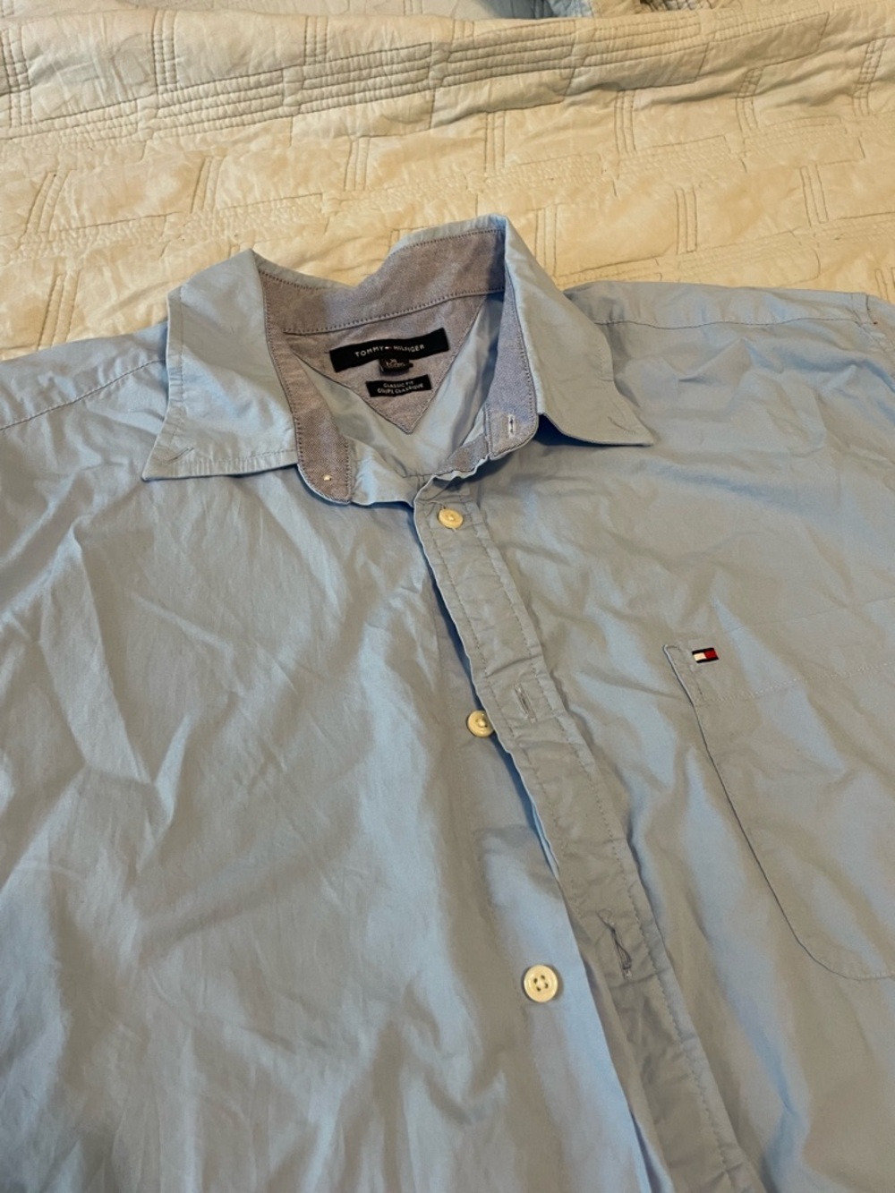 Tommy Hilfiger Men’s Light Blue Casual Button-Down Shirt with Chest Logo